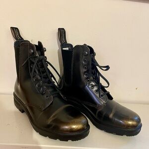 Blundstone Lace-up boots in gold brush. AU4/W7. EUC.